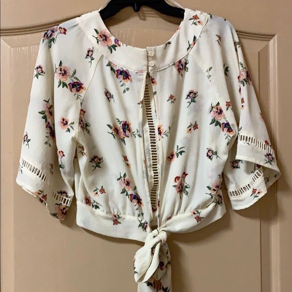 Floral Two Piece Set - Picture 2 of 3